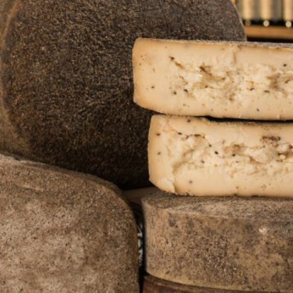 Formaggio Barricato al Pepe